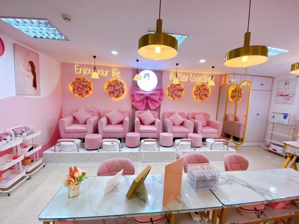 Enbi Bảo Bảo Nail & Spa - Không Gian Trắng Hồng Pastel Sang Trọng (Gò Vấp)