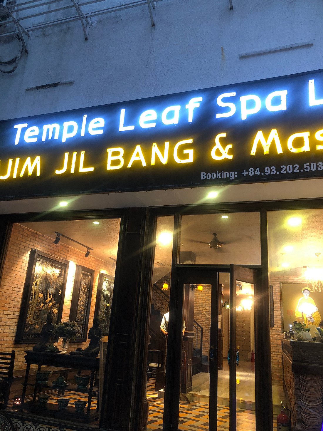 ho chi minh city massage street