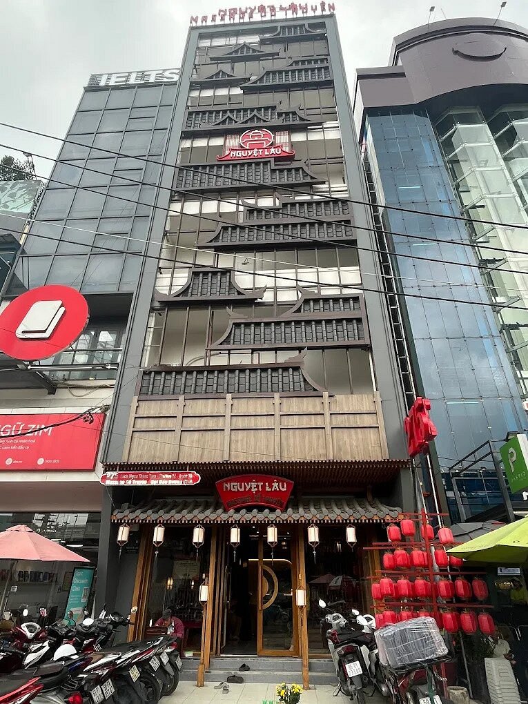 Massage Nguyệt Lâu Near Airport