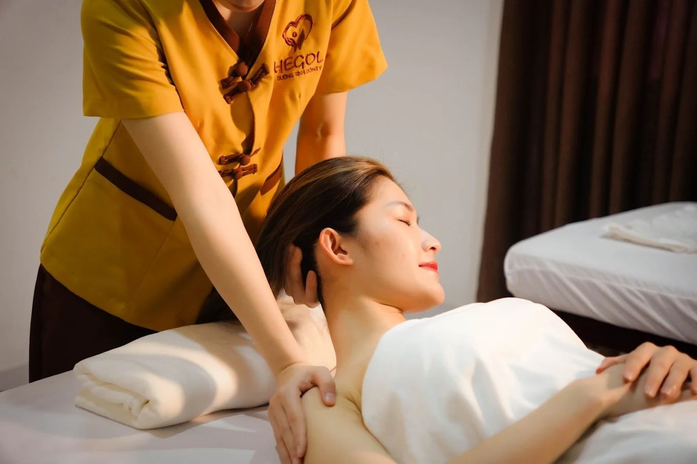 massage chân q11
