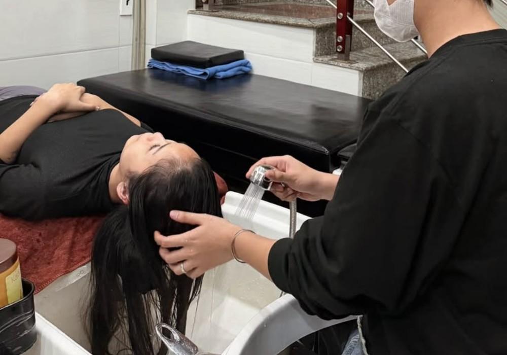 Cô Thắm Về Làng Spa