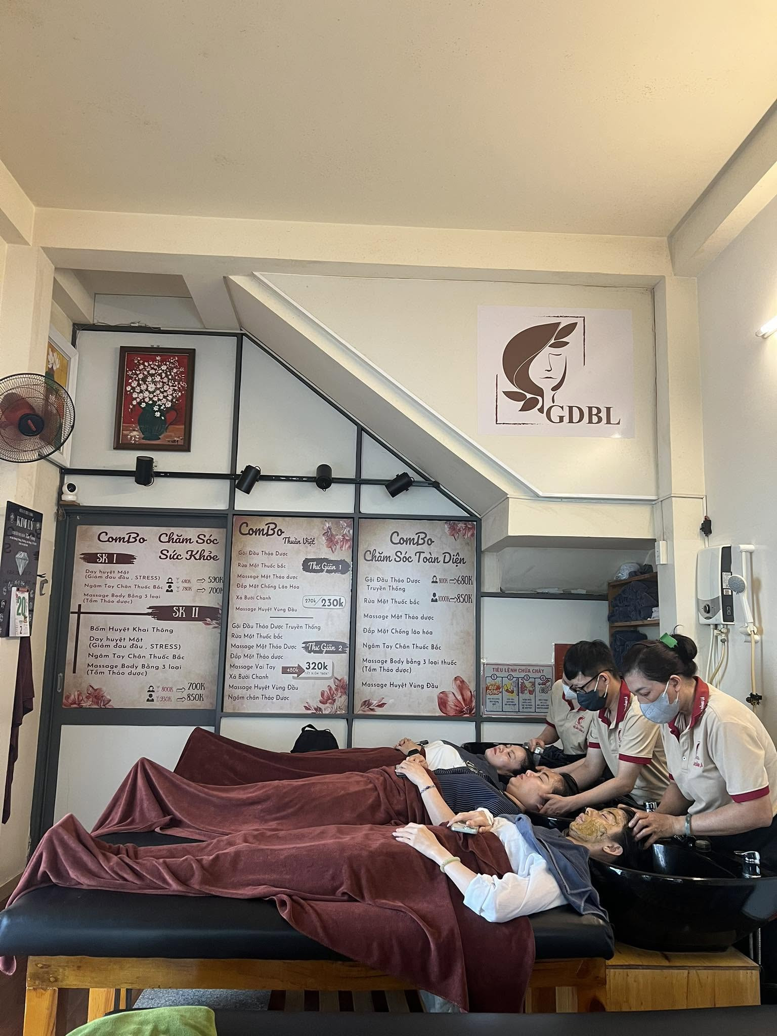 gội đầu tân bình