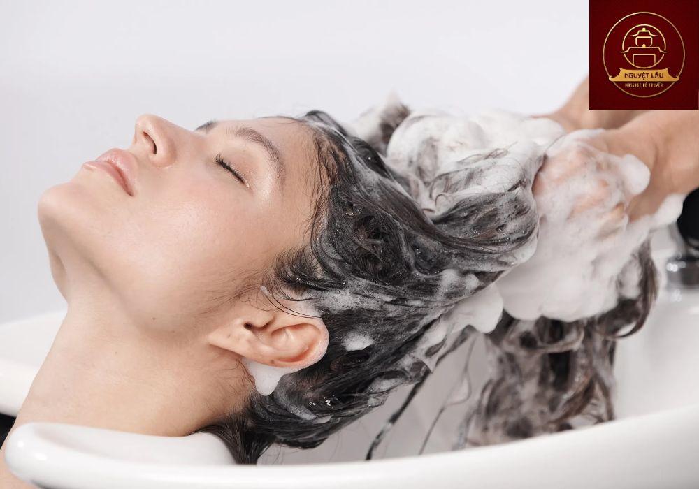 Herbal Hair Washing Benefits and What to Expect